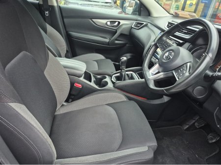 2019 Nissan Qashqai 1.5 DCI 115PS N-CONNEC N-CONNECTA 5DR €13,950 thumbnail