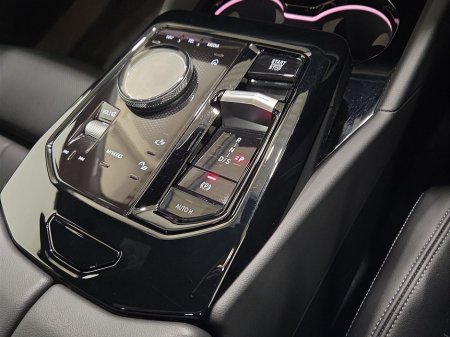 2025 BMW 5 Series 530 E M Sport Auto 530 e M Sport 530 e eDrive 22.1 kWh PHEV 299 184BHP /135 kw Auto Start/Stop thumbnail