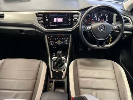 2022 Volkswagen T-Roc DESIGN SPORT 1.0 TSI 110HP €19,900 thumbnail