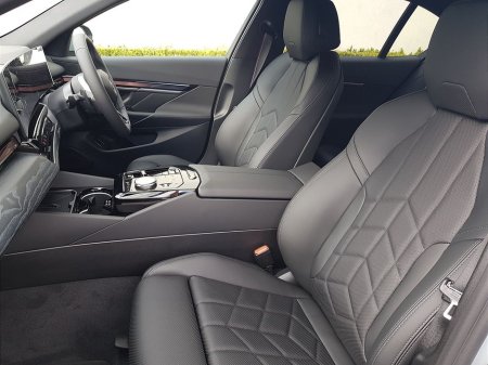 2026 BMW 5 Series - thumbnail 7