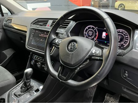 2019 Volkswagen Tiguan €25950! 2019 VW TIGUAN 2.0 TDI HEATED SEATS FRONT&REAR - REVERSE CAMERA - CARPLAY - CRUISE CONTROL €25,950 thumbnail