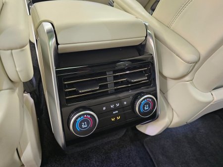 2025 Land Rover Range Rover - thumbnail 22