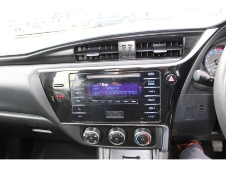 2017 Toyota Corolla - thumbnail 17