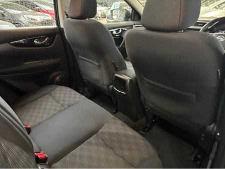 2017 Nissan Qashqai - thumbnail 4