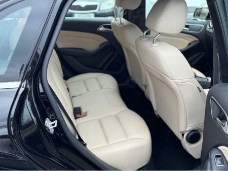 2016 Mercedes-Benz B Class LOW KMS AUTO TOP SPEC €14,950 thumbnail