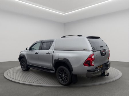 2016 Mitsubishi Shogun  thumbnail