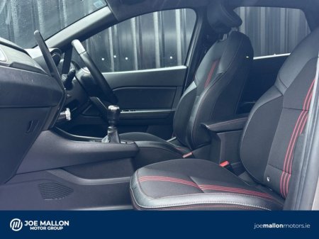 2023 Renault Captur TCe 90 RS Line thumbnail