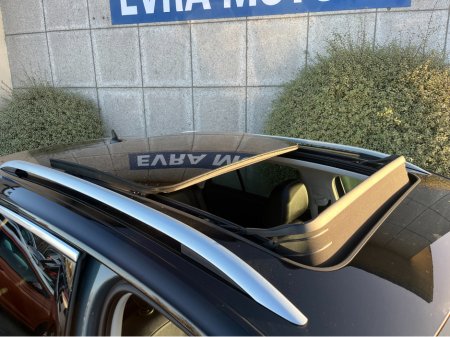 2023 Volkswagen T-Roc AUTOMATIC 2.0 DIESEL //MASSIVE SPEC//FULL LEATHER HEATED SEATS//PANORAMIC GLASS ROOF//LOW MILES// €31,950 thumbnail