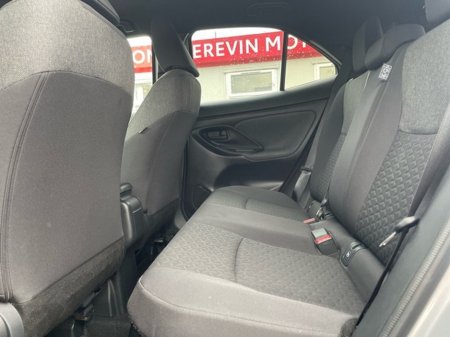 2022 Toyota Yaris Cross - thumbnail 7