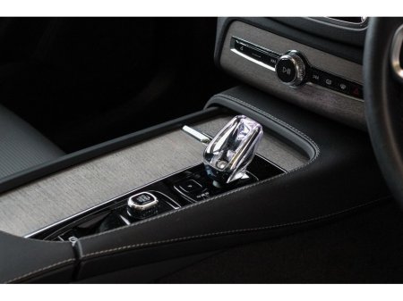 2022 Volvo XC90 RECHARGE T8 ULTIMATE DARK AWD €59,899 thumbnail