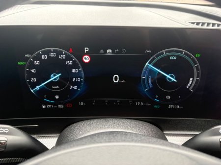 2024 Kia Sportage - thumbnail 2