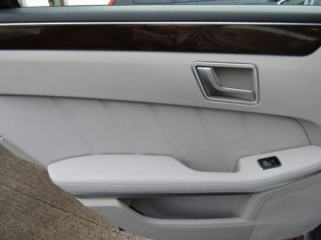 2013 Mercedes-Benz E Class E 200 CDI BE ECO 4DR Auto. LOW KLMS. €12,950 thumbnail