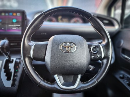 2019 Toyota Sienta - thumbnail 30