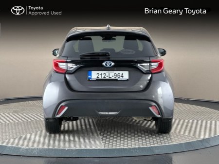 2021 Toyota Yaris LunaSport Hybrid €19,950 thumbnail