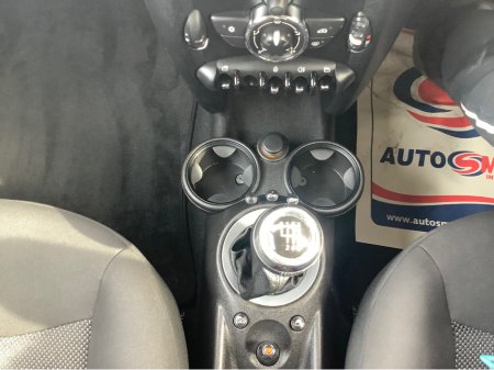 2011 MINI Hatch - thumbnail 3