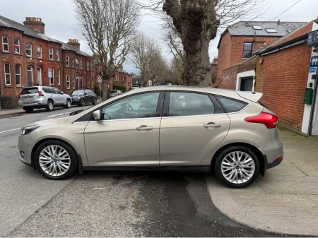 2016 Ford Focus - thumbnail 8