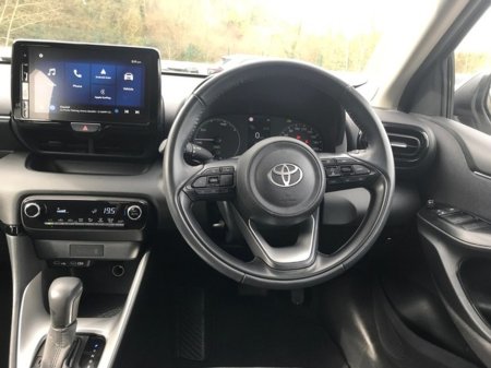 2024 Toyota Yaris - thumbnail 9