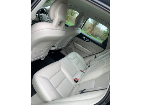 2017 Volvo XC60 - thumbnail 13