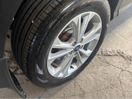 2019 Ford Kuga - thumbnail 3