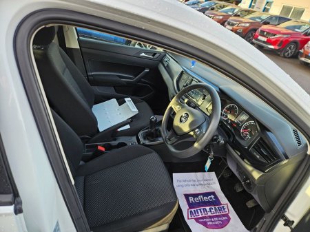 2021 Volkswagen Polo - view 4