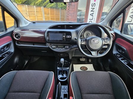 2017 Toyota Vitz - thumbnail 24