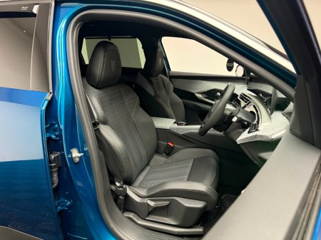 2025 Peugeot 5008 GT €49,990 thumbnail