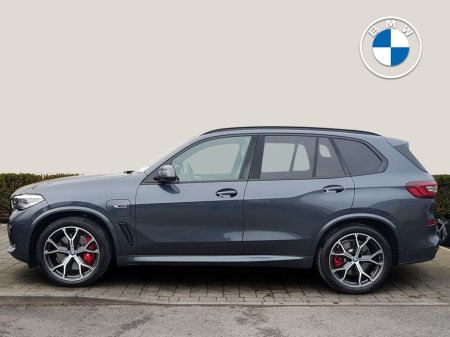 2022 BMW X5 xDrive45e xLine €67,995 thumbnail