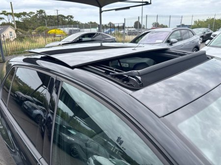 2025 Volkswagen Golf GTE 1.5TSI PHEV 177HP DSG €49,975 thumbnail