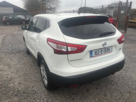 2016 Nissan Qashqai - view 3