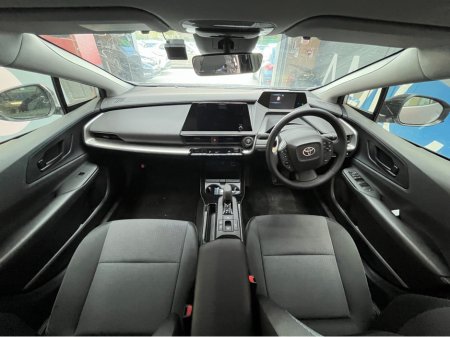 2025 Toyota Prius - thumbnail 13