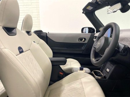 2025 MINI Convertible Cooper S €49,950 thumbnail