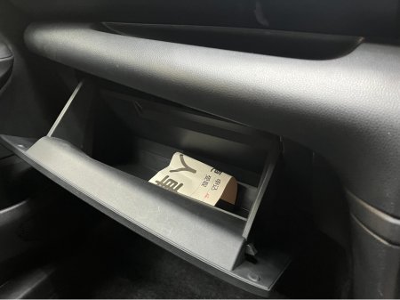 2021 Toyota Yaris - thumbnail 14