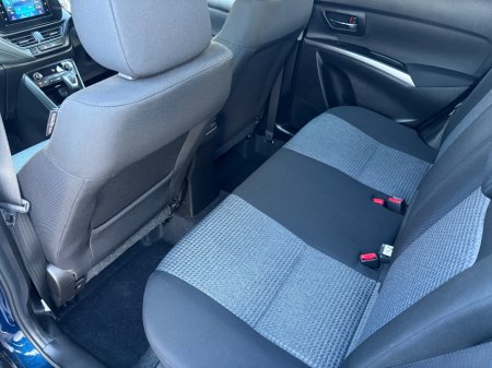 2024 Suzuki SX4 S-Cross 1.5 MOTION HEV 115PS 5 €29,999 thumbnail