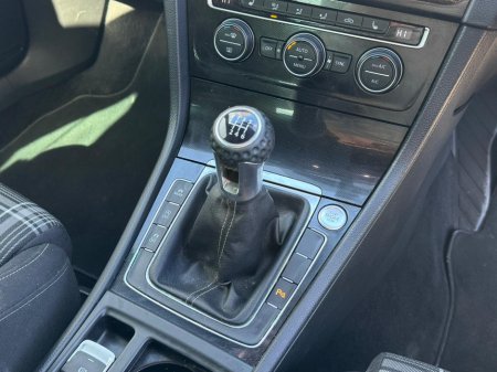 2016 Volkswagen Golf - thumbnail 11