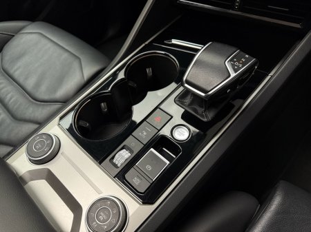 2020 Volkswagen Touareg - thumbnail 21