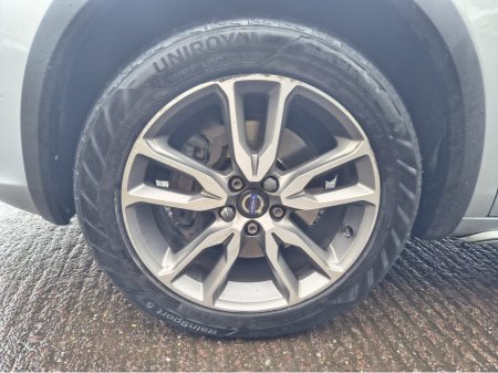 2017 Volvo V60 D3 SE LUXURY G'TRONIC 5DR AUTO CROSS COUNTRY €17,950 thumbnail