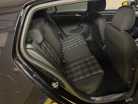 2016 Volkswagen Golf - thumbnail 13