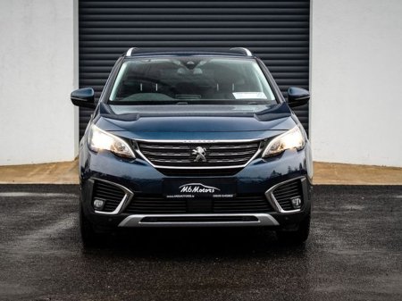 2020 Peugeot 5008 - view 2