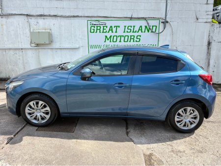 2017 Mazda Demio - view 3