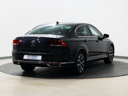 2021 Volkswagen Passat - view 3