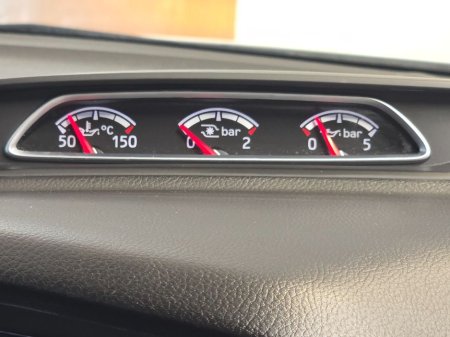 2016 Ford Focus - thumbnail 16