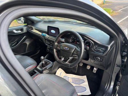 2020 Ford Focus - thumbnail 11