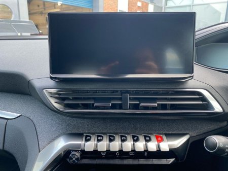 2023 Peugeot 3008 - thumbnail 11