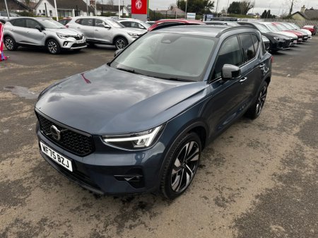 2025 Volvo XC40 - thumbnail 8