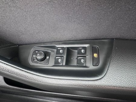 2017 Volkswagen Passat - thumbnail 25