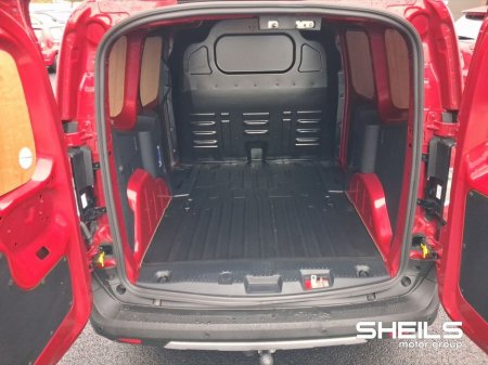 2025 Ford Courier ACTIVE 1.0 L ECOBOOS 125BHP A7 F €23,950 thumbnail