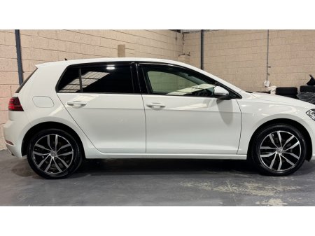 2019 Volkswagen Golf Highline €19,850 thumbnail
