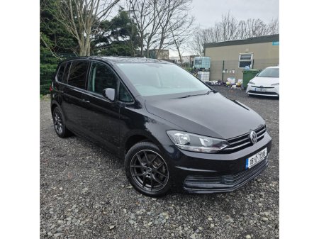2016 Volkswagen Touran 1.2 TSI 110HP Trendline €15,950 thumbnail