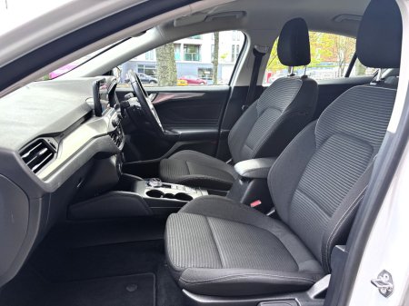 2019 Ford Focus - thumbnail 7