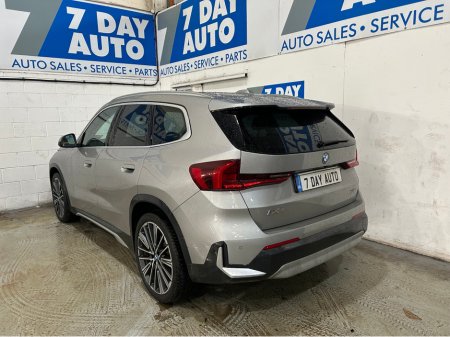 2025 BMW iX1 - thumbnail 5